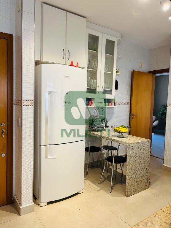 Apartamento à venda com 3 quartos, 122m² - Foto 5