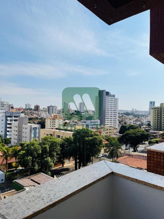 Apartamento à venda com 3 quartos, 122m² - Foto 10