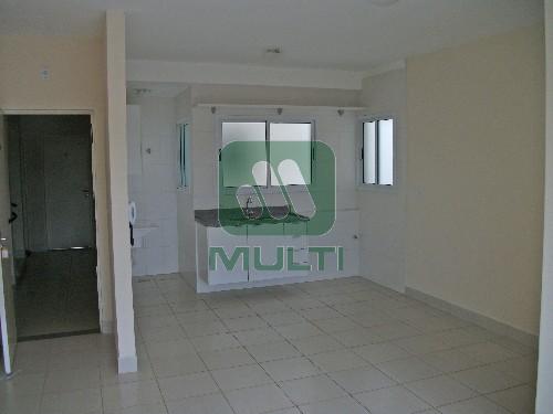 Apartamento à venda com 3 quartos, 63m² - Foto 2