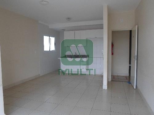 Apartamento à venda com 3 quartos, 63m² - Foto 2