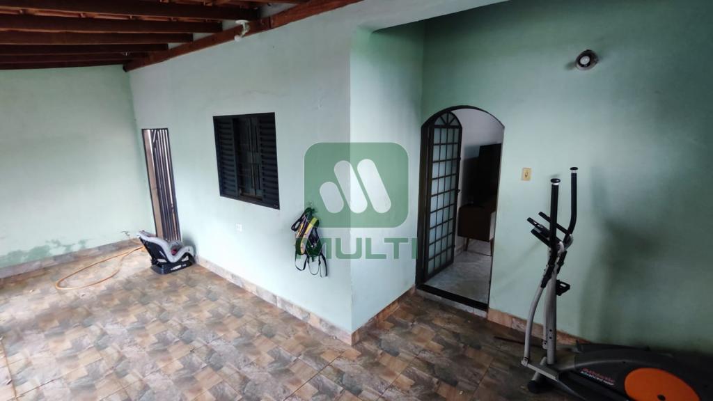 Casa à venda com 3 quartos, 142m² - Foto 2