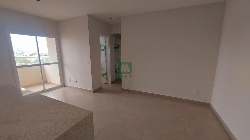 Apartamento à venda com 2 quartos, 64m² - Foto 3