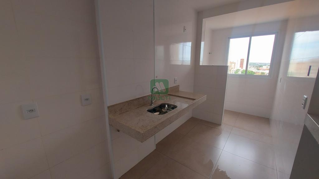 Apartamento à venda com 2 quartos, 64m² - Foto 4