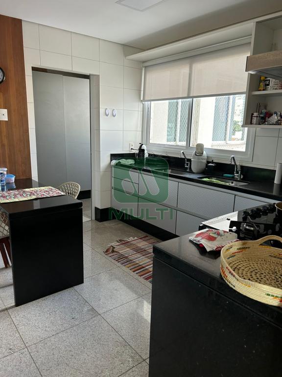 Apartamento à venda com 3 quartos, 168m² - Foto 6