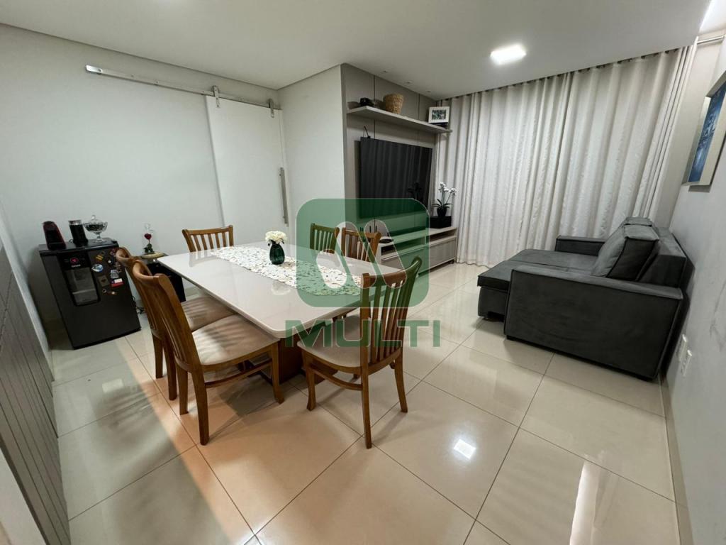 Apartamento à venda com 3 quartos, 90m² - Foto 1