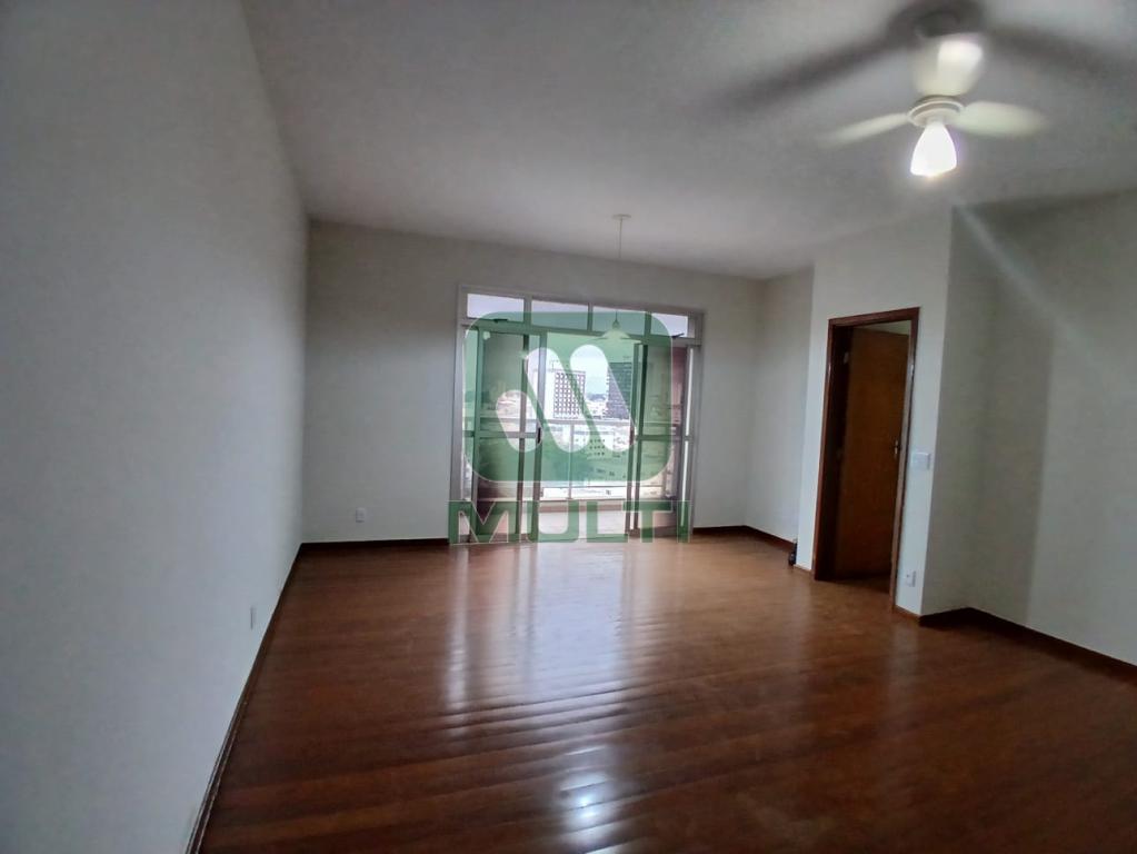 Apartamento à venda com 3 quartos, 96m² - Foto 1