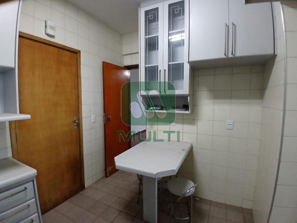 Apartamento à venda com 3 quartos, 96m² - Foto 8