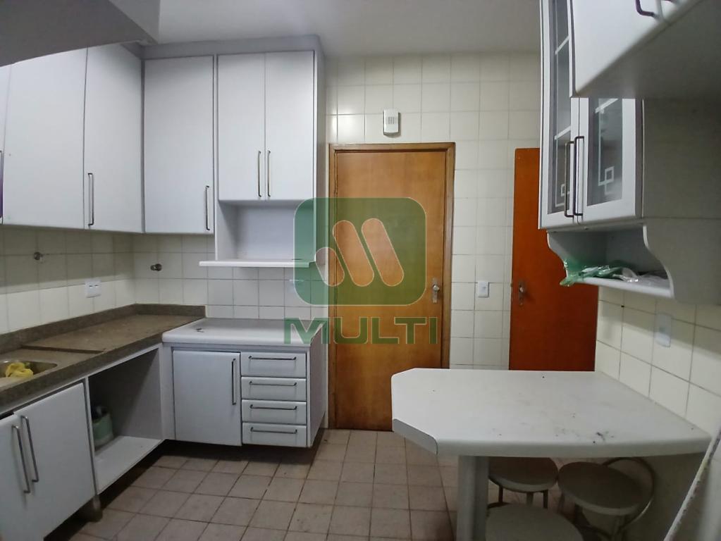 Apartamento à venda com 3 quartos, 96m² - Foto 9