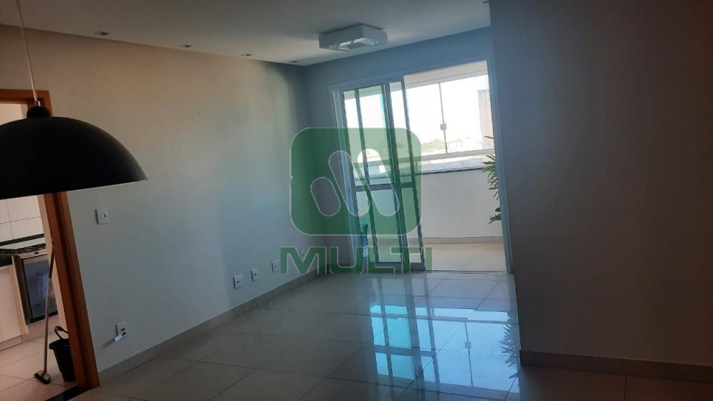 Apartamento à venda com 3 quartos, 103m² - Foto 1