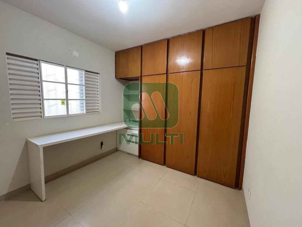 Casa à venda com 4 quartos, 188m² - Foto 7