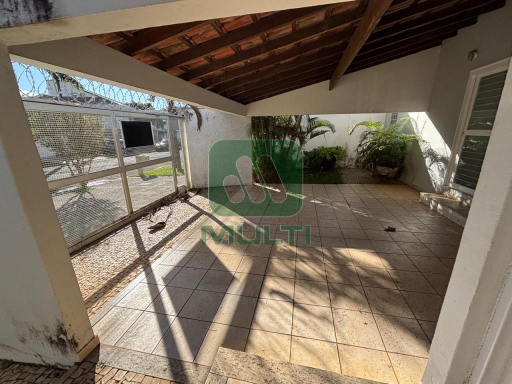 Casa à venda com 4 quartos, 188m² - Foto 16