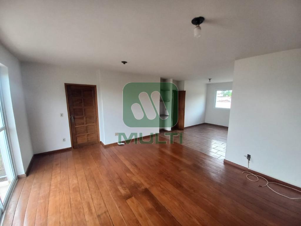 Apartamento à venda com 3 quartos, 139m² - Foto 1