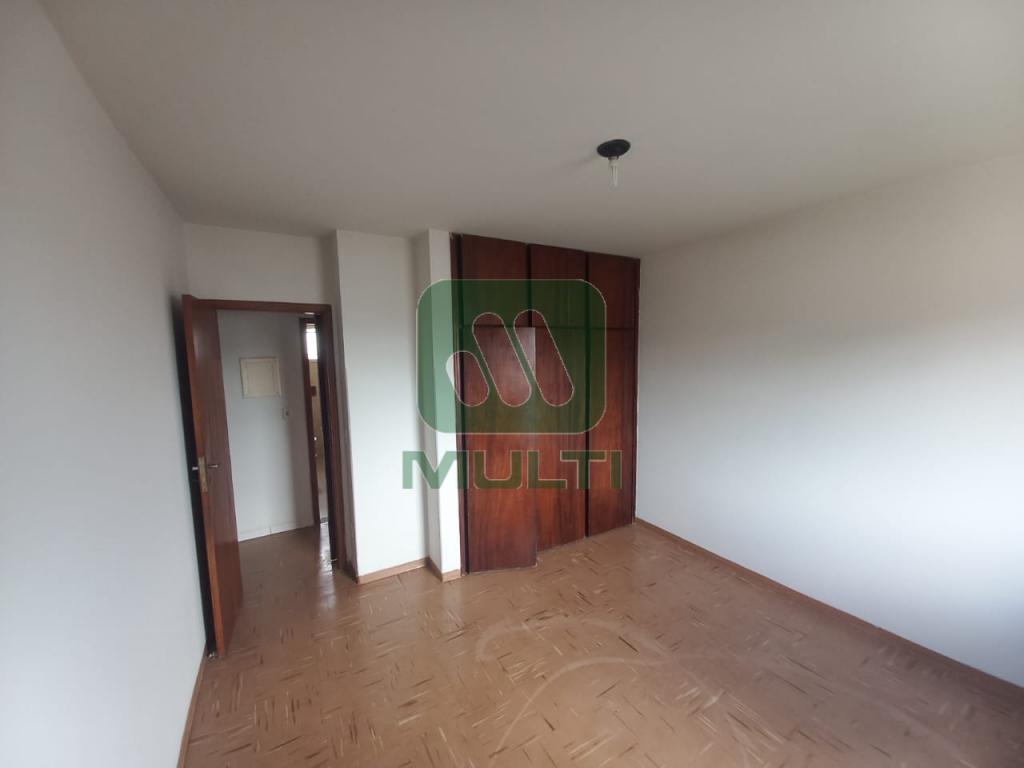 Apartamento à venda com 3 quartos, 139m² - Foto 4