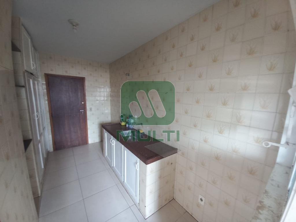 Apartamento à venda com 3 quartos, 139m² - Foto 13