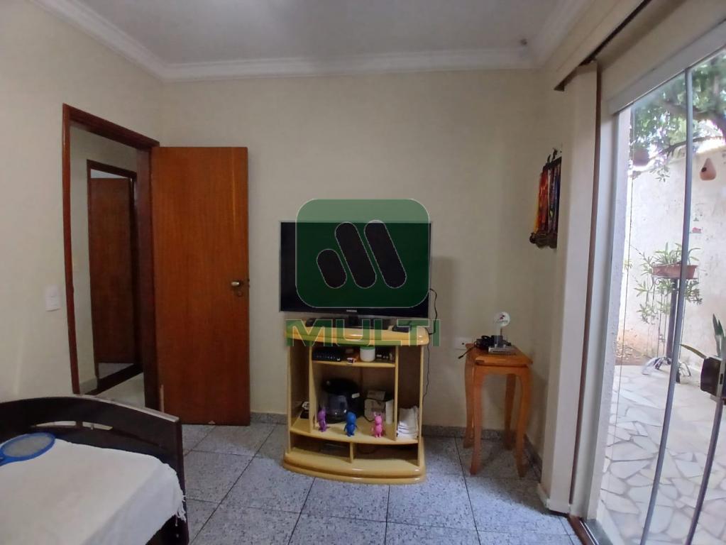 Casa à venda com 3 quartos, 215m² - Foto 18