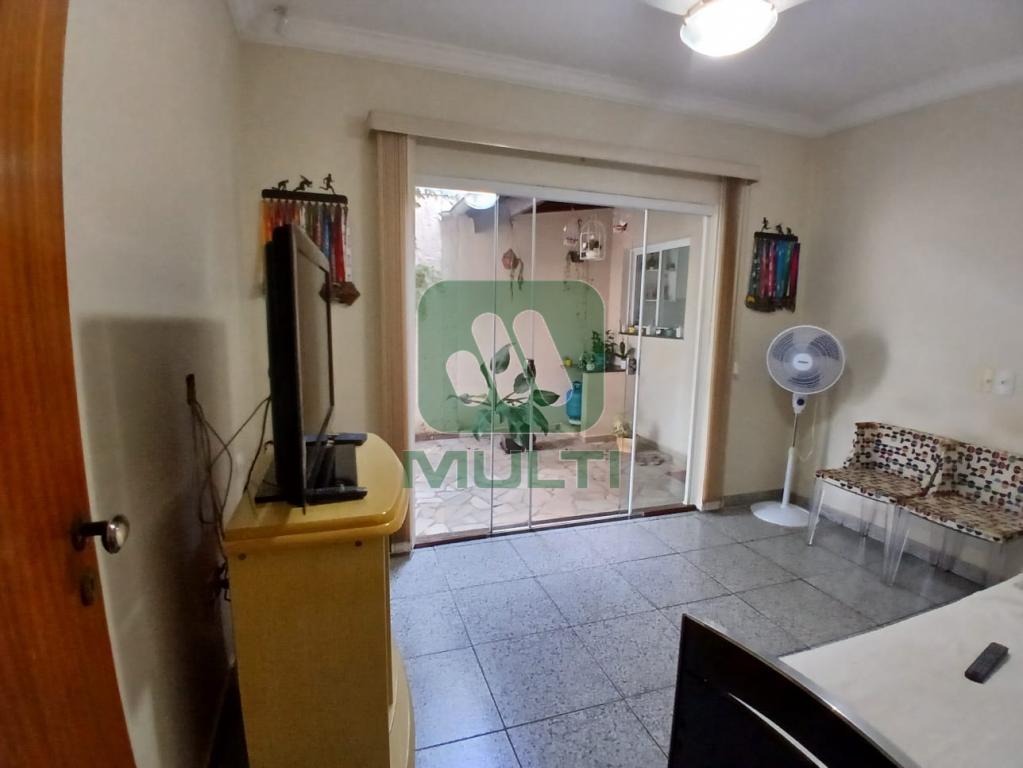 Casa à venda com 3 quartos, 215m² - Foto 20