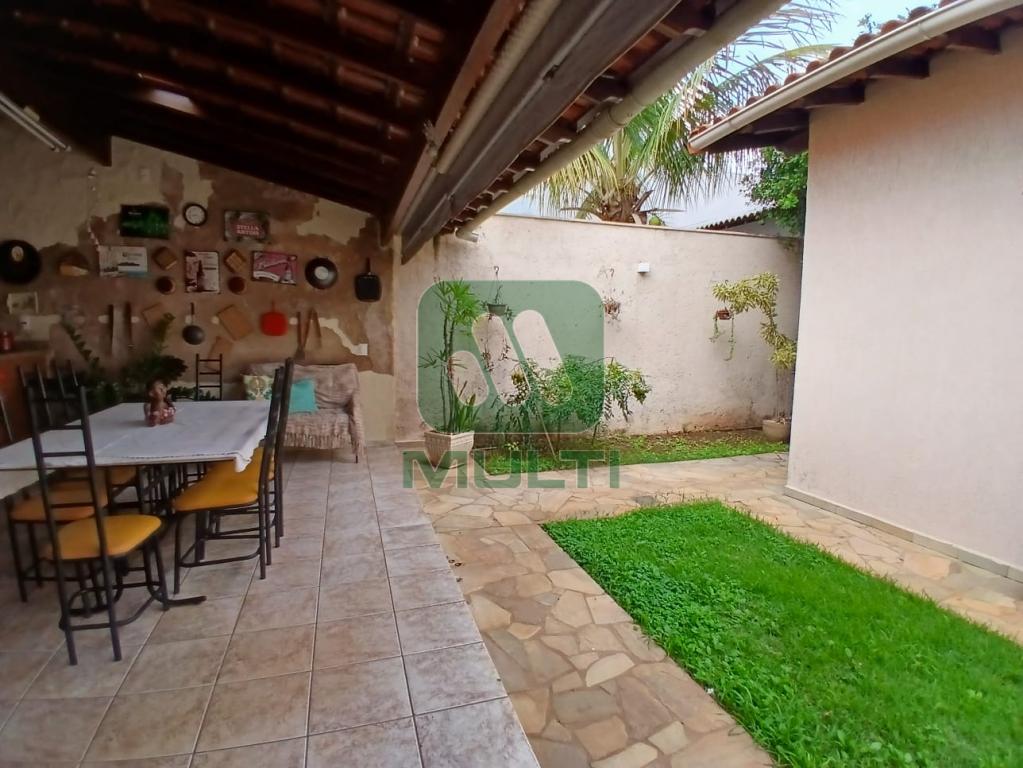 Casa à venda com 3 quartos, 215m² - Foto 30