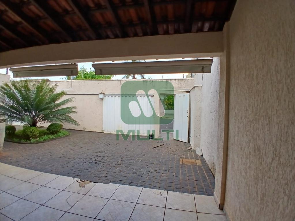 Casa à venda com 3 quartos, 215m² - Foto 36