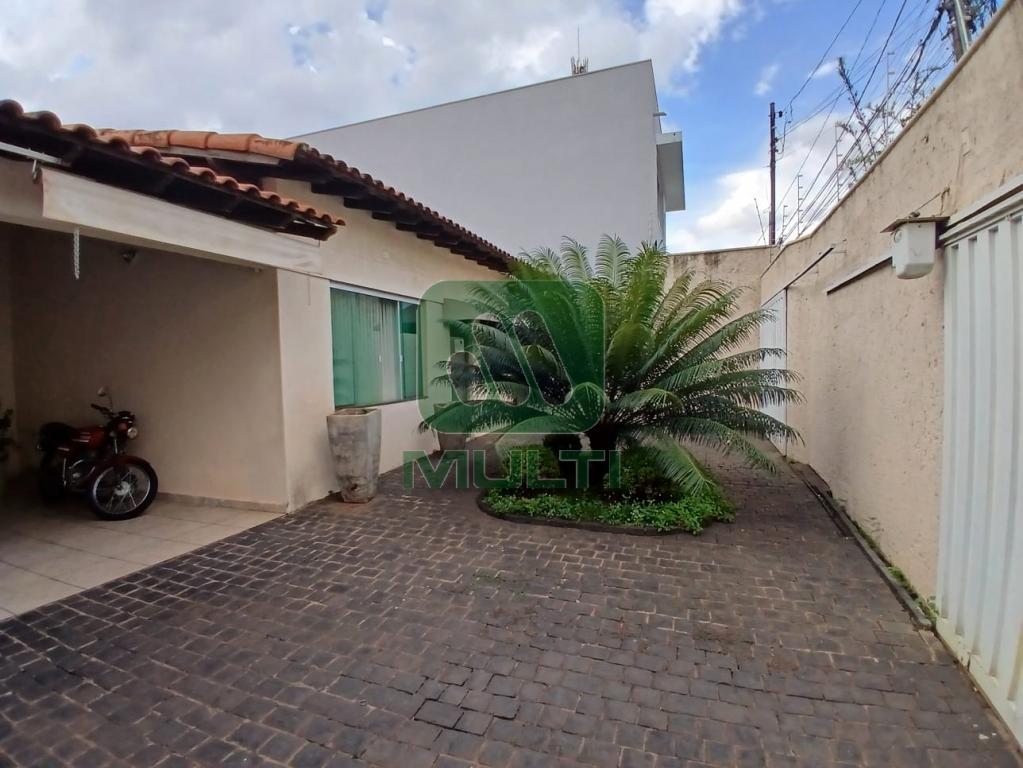 Casa à venda com 3 quartos, 215m² - Foto 37