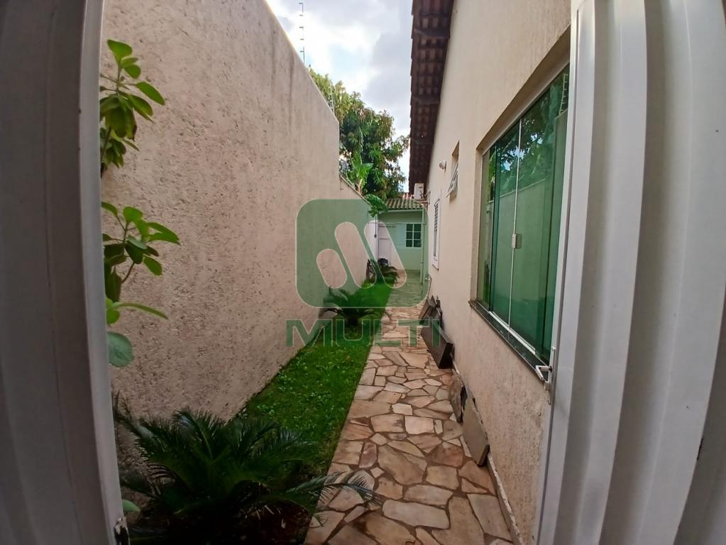 Casa à venda com 3 quartos, 215m² - Foto 38