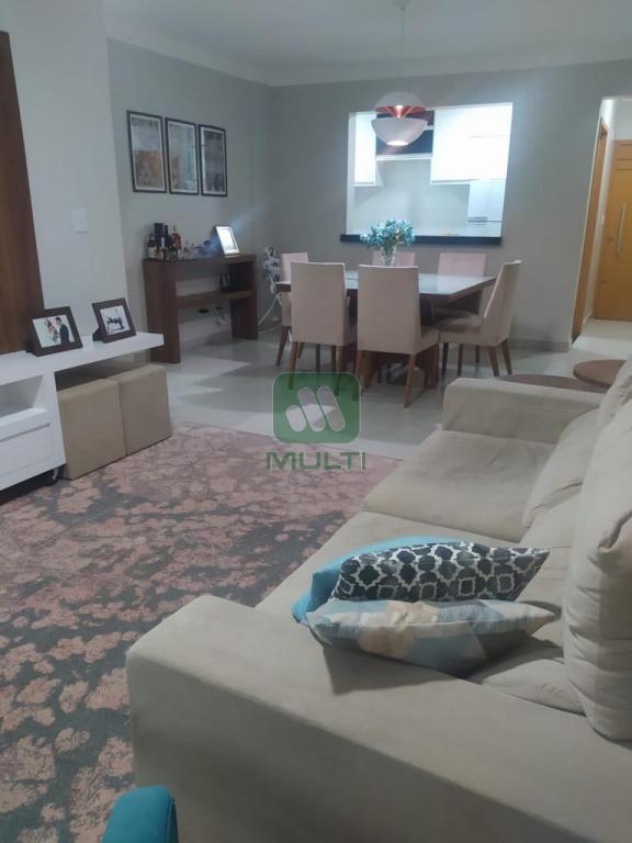 Apartamento à venda com 3 quartos, 112m² - Foto 3