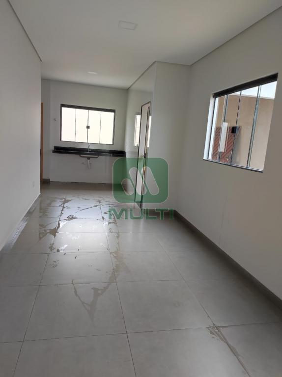 Casa à venda com 3 quartos, 100m² - Foto 5