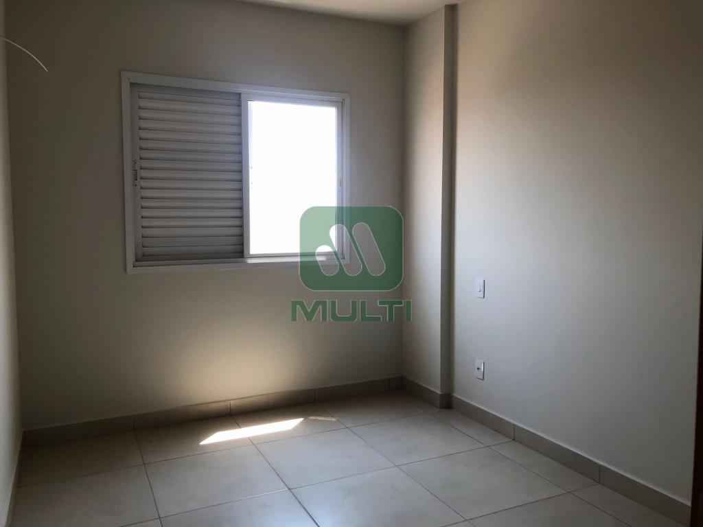 Apartamento à venda com 2 quartos, 76m² - Foto 3