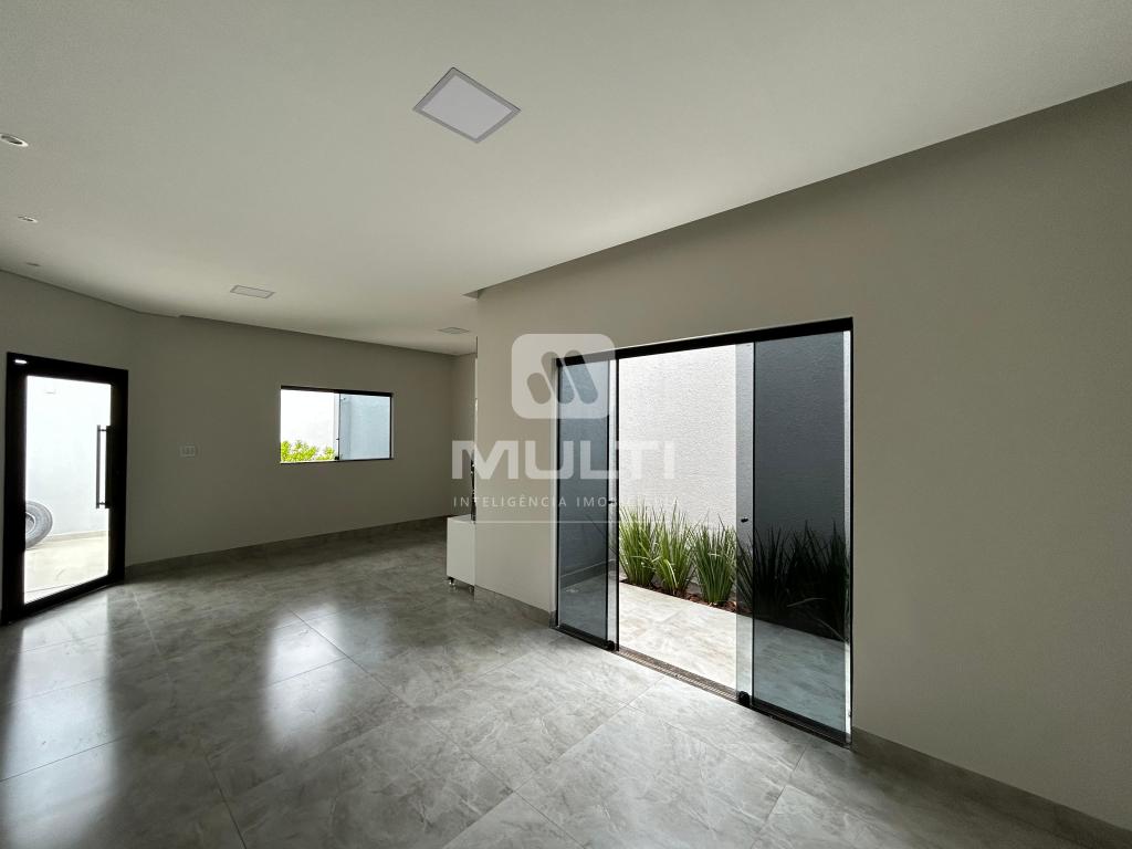 Casa à venda com 4 quartos, 200m² - Foto 4