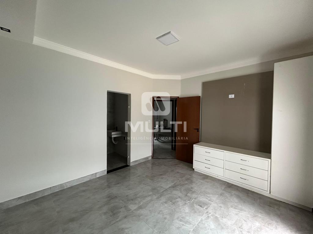 Casa à venda com 4 quartos, 200m² - Foto 9