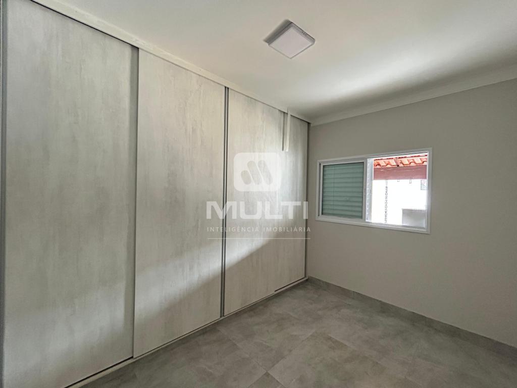 Casa à venda com 4 quartos, 200m² - Foto 10