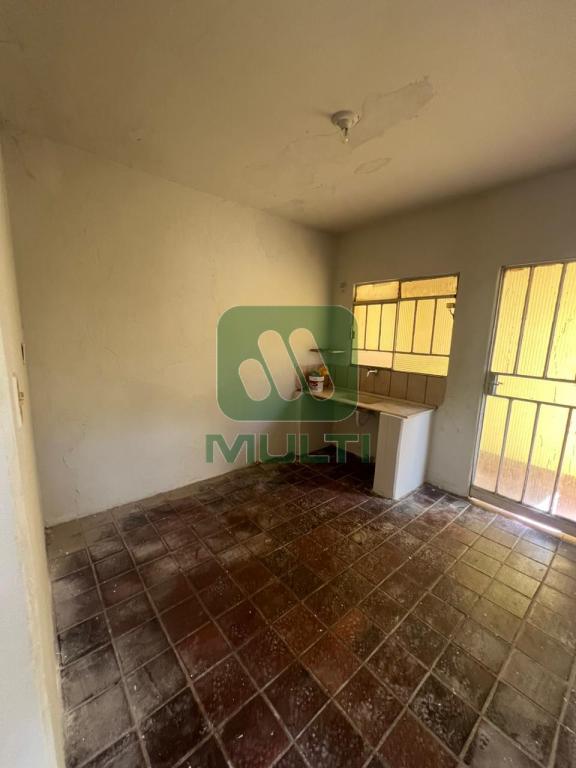 Casa à venda com 8 quartos, 186m² - Foto 4