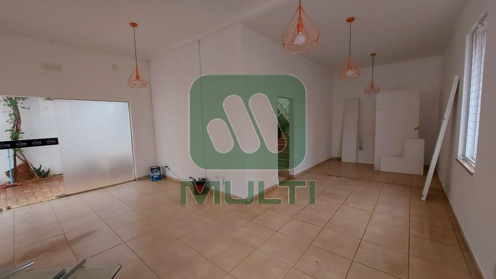 Prédio Inteiro à venda com 1 quarto, 120m² - Foto 3