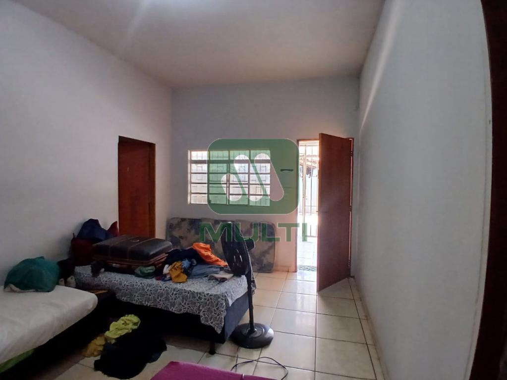 Casa à venda com 4 quartos, 180m² - Foto 4