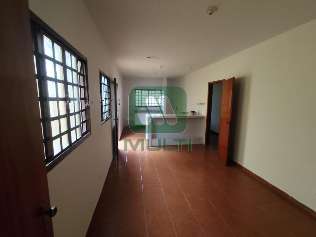 Casa à venda com 3 quartos, 190m² - Foto 4