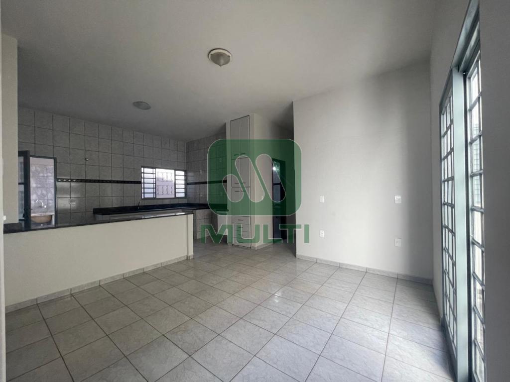 Casa à venda com 3 quartos, 187m² - Foto 4