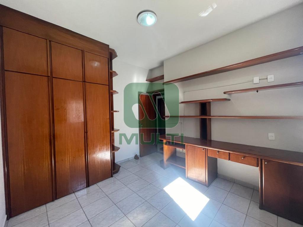 Casa à venda com 3 quartos, 187m² - Foto 9