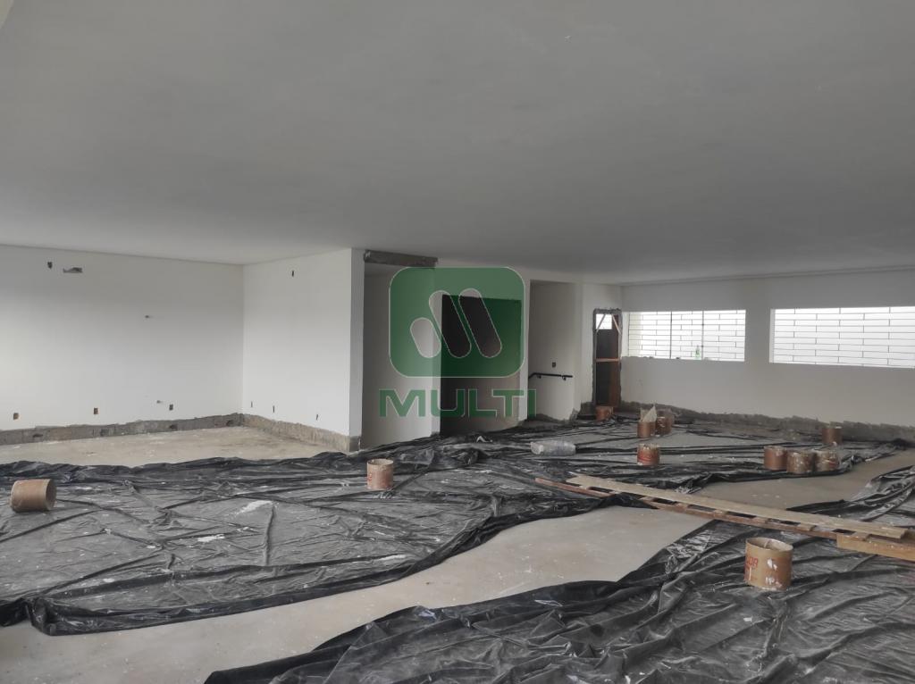 Prédio Inteiro à venda com 1 quarto, 320m² - Foto 1