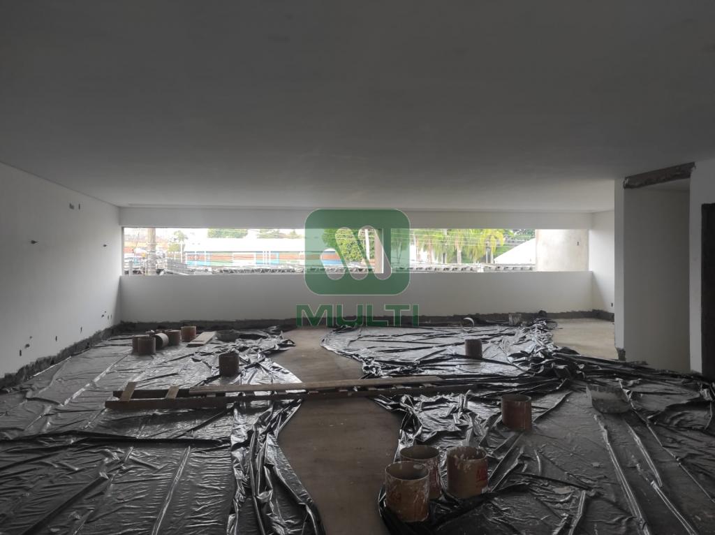 Prédio Inteiro à venda com 1 quarto, 320m² - Foto 3