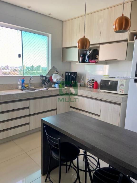 Apartamento à venda com 3 quartos, 98m² - Foto 4