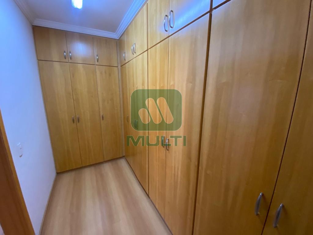 Apartamento à venda com 4 quartos, 253m² - Foto 1