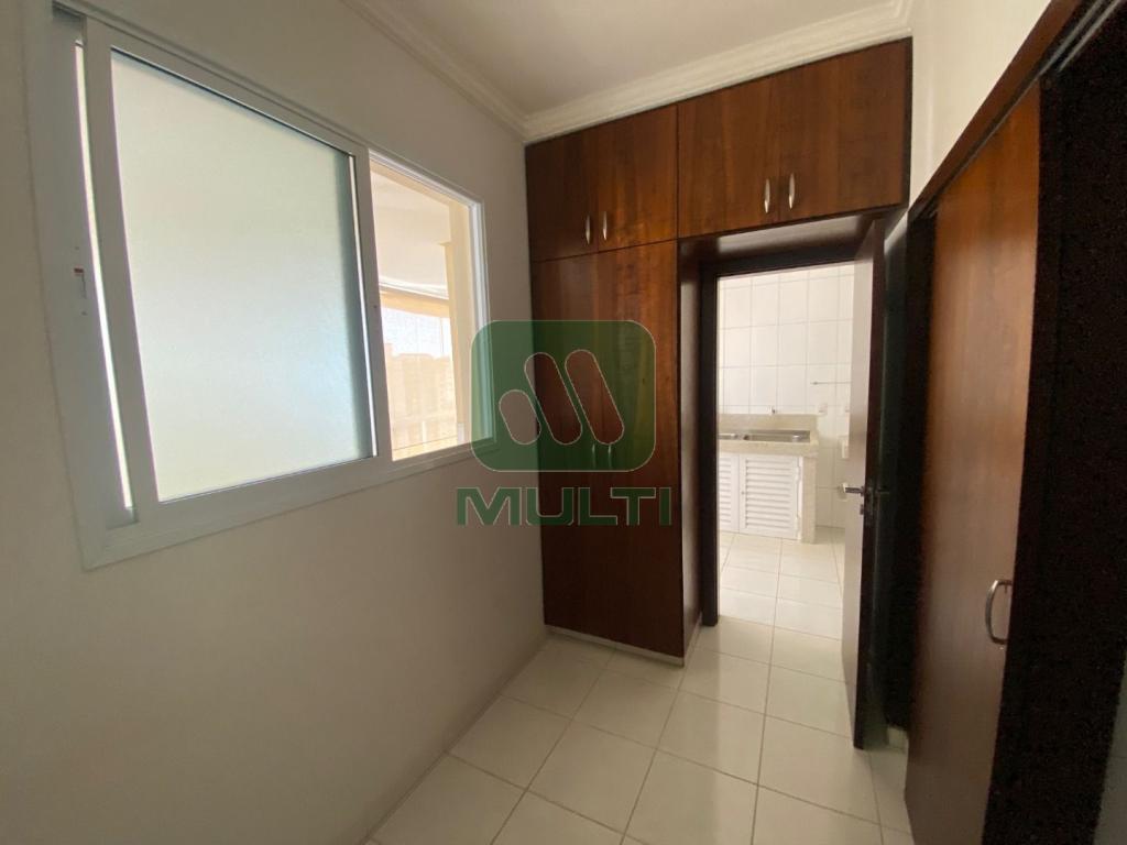 Apartamento à venda com 4 quartos, 253m² - Foto 6