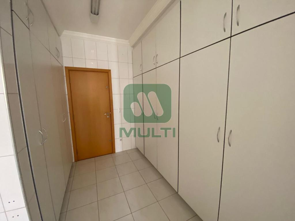 Apartamento à venda com 4 quartos, 253m² - Foto 11