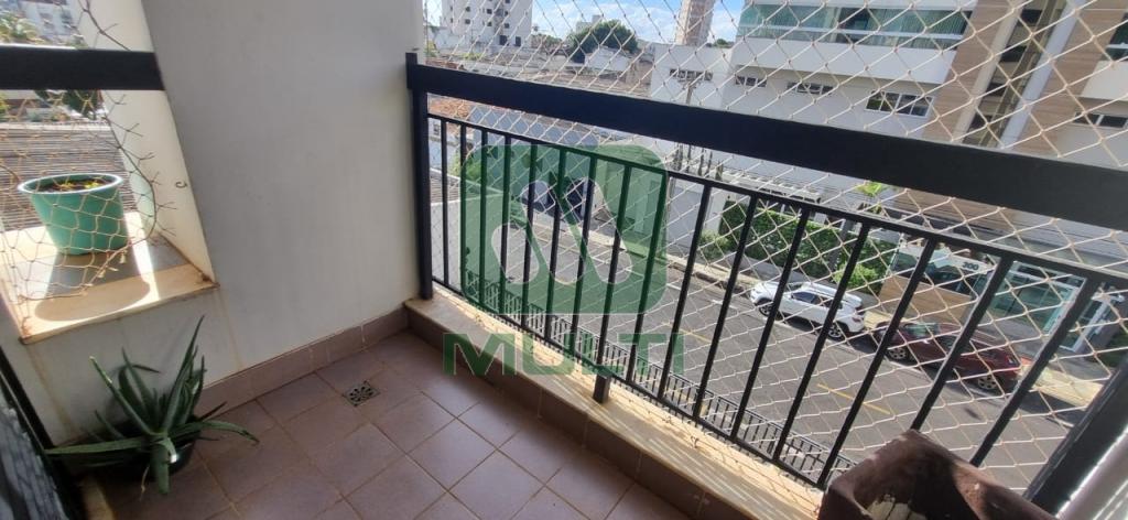 Apartamento à venda com 3 quartos, 120m² - Foto 3