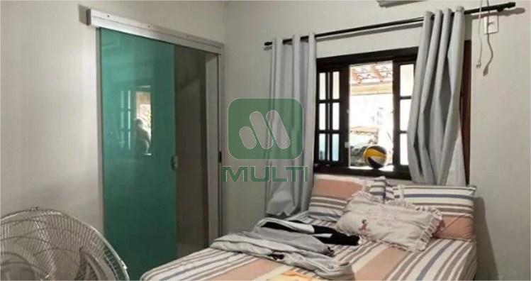 Casa à venda com 4 quartos, 200m² - Foto 8