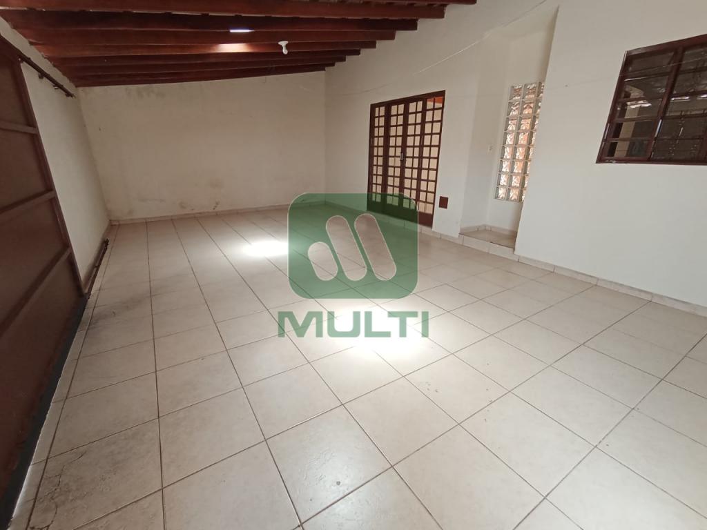 Casa à venda com 3 quartos, 174m² - Foto 2