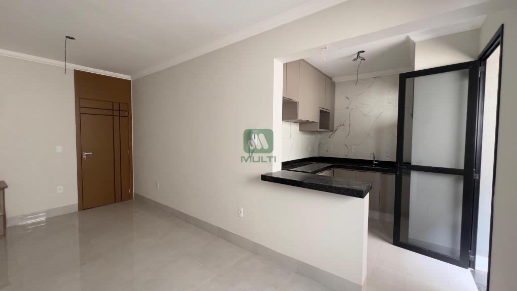 Apartamento à venda com 2 quartos, 65m² - Foto 4