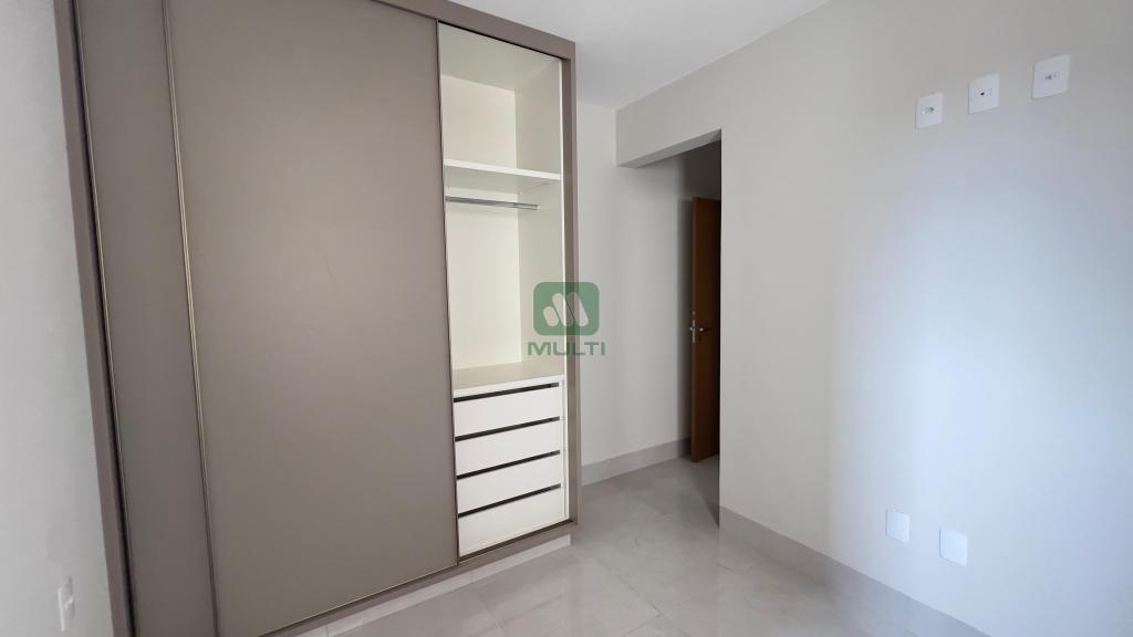 Apartamento à venda com 2 quartos, 65m² - Foto 11