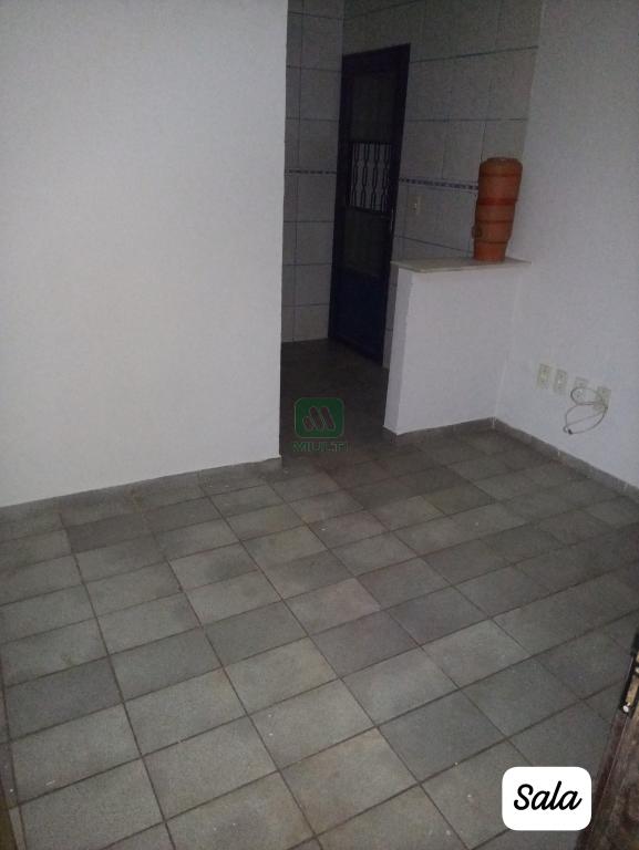 Casa à venda com 1 quarto, 194m² - Foto 4