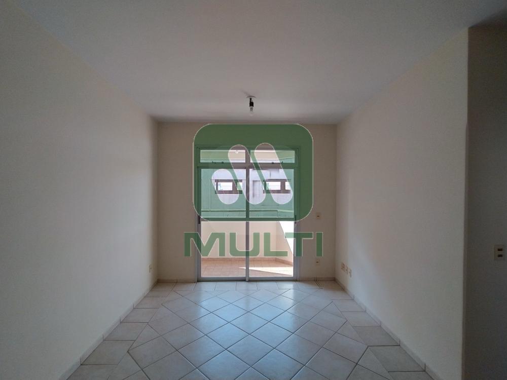 Apartamento à venda com 3 quartos, 80m² - Foto 1