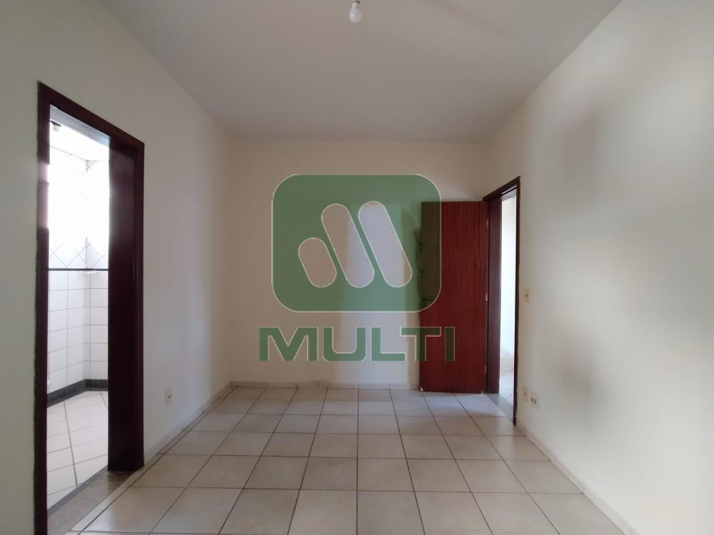 Apartamento à venda com 3 quartos, 80m² - Foto 3